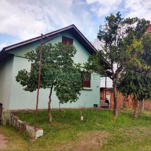 Casa com 100m², 3 dormitórios, 1 vaga, no bairro Santa Catarina em Caxias do Sul para Comprar