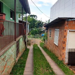 Casa com 100m², 3 dormitórios, 1 vaga, no bairro Santa Catarina em Caxias do Sul para Comprar