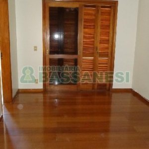 Apartamento com 138m², 2 dormitórios, 2 vagas, no bairro São Pelegrino em Caxias do Sul para Alugar ou Comprar