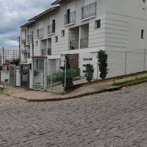 Sobrado com 100m², 2 dormitórios, 2 vagas, no bairro Bela Vista em Caxias do Sul para Comprar