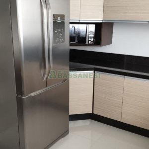 Sobrado com 100m², 2 dormitórios, 2 vagas, no bairro Bela Vista em Caxias do Sul para Comprar