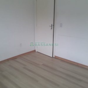 Sobrado com 66m², 2 dormitórios, 1 vaga, no bairro Rosario em Caxias do Sul para Comprar