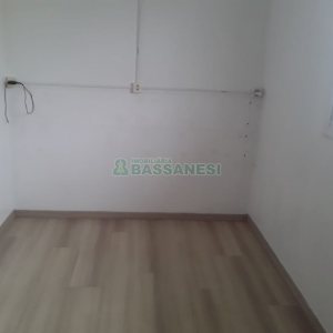 Sobrado com 66m², 2 dormitórios, 1 vaga, no bairro Rosario em Caxias do Sul para Comprar