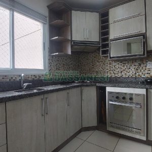 Apto Mobiliado com 101m², 3 dormitórios, 2 vagas, no bairro Universitário em Caxias do Sul para Alugar