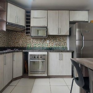 Apto Mobiliado com 101m², 3 dormitórios, 2 vagas, no bairro Universitário em Caxias do Sul para Alugar