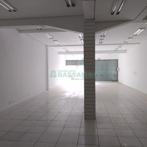 Loja com 250m², 1 vaga, no bairro Pio X em Caxias do Sul para Alugar