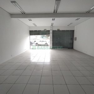 Loja com 250m², 1 vaga, no bairro Pio X em Caxias do Sul para Alugar