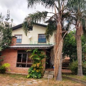 Casa com 300m², 6 dormitórios, 2 vagas, no bairro Rio Branco em Caxias do Sul para Comprar