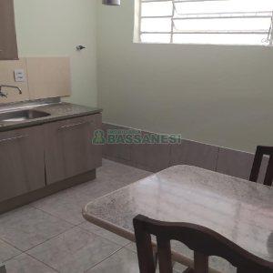 Casa com 45m², 1 dormitório, no bairro Universitário em Caxias do Sul para Alugar