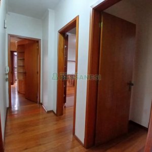 Apartamento com 210m², 3 dormitórios, 2 vagas, no bairro Saint Etienne em Caxias do Sul para Alugar ou Comprar