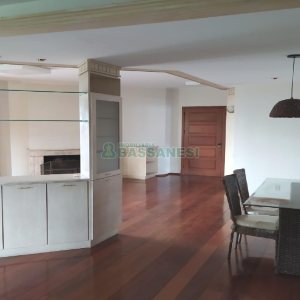 Apartamento com 210m², 3 dormitórios, 2 vagas, no bairro Saint Etienne em Caxias do Sul para Comprar