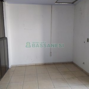Pavilhão com 350m², no bairro Sanvitto em Caxias do Sul para Alugar