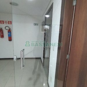Sala com 62m², no bairro Centro em Caxias do Sul para Comprar