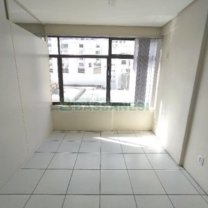 Sala com 62m², no bairro Centro em Caxias do Sul para Comprar