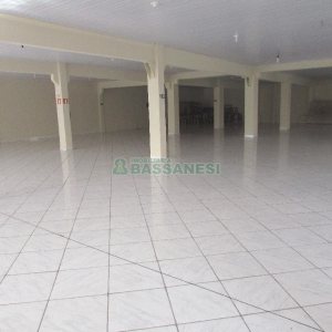 Loja com 750m², no bairro Centro em Caxias do Sul para Alugar