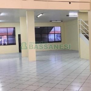 Loja com 415m², 2 vagas, no bairro Centro em Caxias do Sul para Alugar