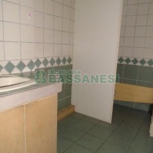 Loja com 415m², 2 vagas, no bairro Centro em Caxias do Sul para Alugar