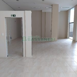 Loja com 240m², 3 vagas, no bairro Centro em Caxias do Sul para Alugar