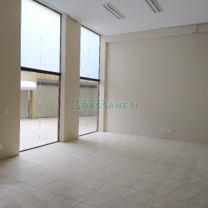 Loja com 240m², 3 vagas, no bairro Centro em Caxias do Sul para Alugar