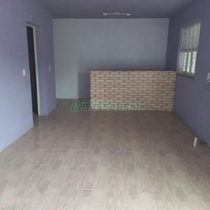 Casa com 62m², 2 dormitórios, 1 vaga, no bairro Cidade Nova em Caxias do Sul para Alugar