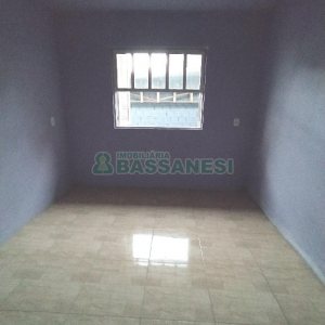 Casa com 62m², 2 dormitórios, 1 vaga, no bairro Cidade Nova em Caxias do Sul para Alugar