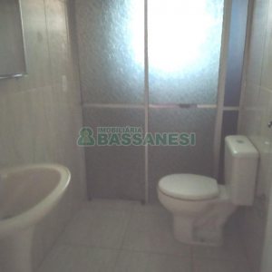 Casa com 62m², 2 dormitórios, 1 vaga, no bairro Cidade Nova em Caxias do Sul para Alugar