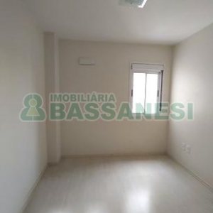 Apartamento com 95m², 3 dormitórios, 2 vagas, no bairro Medianeira em Caxias do Sul para Comprar