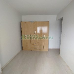 Apartamento com 95m², 3 dormitórios, 2 vagas, no bairro Medianeira em Caxias do Sul para Comprar
