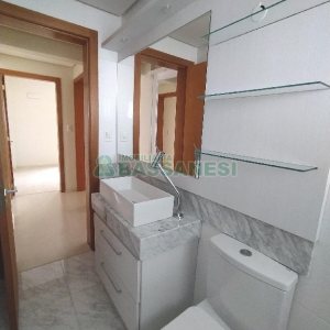 Apartamento com 95m², 3 dormitórios, 2 vagas, no bairro Medianeira em Caxias do Sul para Comprar