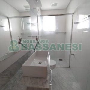 Apartamento com 95m², 3 dormitórios, 2 vagas, no bairro Medianeira em Caxias do Sul para Comprar