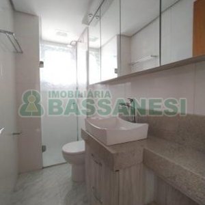Apartamento com 95m², 3 dormitórios, 2 vagas, no bairro Medianeira em Caxias do Sul para Comprar