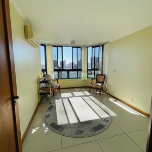 Apto Mobiliado com 262m², 3 dormitórios, 2 vagas, no bairro Centro em Caxias do Sul para Comprar