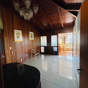 Apto Mobiliado com 262m², 3 dormitórios, 2 vagas, no bairro Centro em Caxias do Sul para Comprar