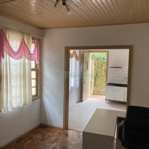 Casa com 100m², 2 dormitórios, no bairro Rio Branco em Caxias do Sul para Alugar