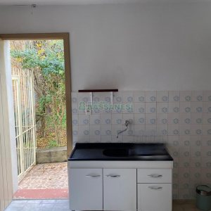 Casa com 100m², 2 dormitórios, no bairro Rio Branco em Caxias do Sul para Alugar
