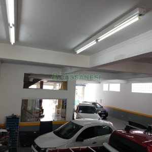 Loja com 713m², 10 vagas, no bairro Pio X em Caxias do Sul para Comprar