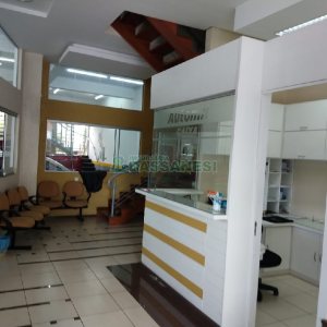 Loja com 713m², 10 vagas, no bairro Pio X em Caxias do Sul para Comprar