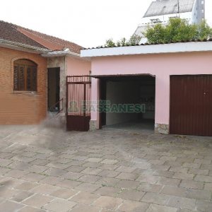 Casa com 140m², 4 dormitórios, 2 vagas, no bairro São Pelegrino em Caxias do Sul para Comprar