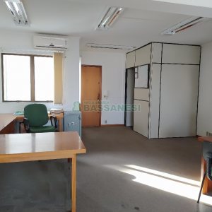 Sala com 57m², no bairro Centro em Caxias do Sul para Alugar ou Comprar