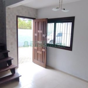 Casa com 102m², 3 dormitórios, 2 vagas, no bairro Interlagos em Caxias do Sul para Comprar