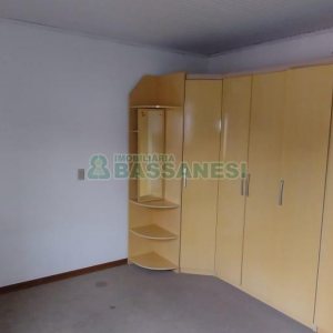 Casa com 102m², 3 dormitórios, 2 vagas, no bairro Interlagos em Caxias do Sul para Comprar