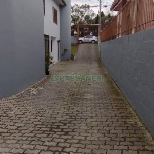 Casa com 102m², 3 dormitórios, 2 vagas, no bairro Interlagos em Caxias do Sul para Comprar