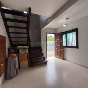 Sobrado com 102m², 3 dormitórios, 2 vagas, no bairro Interlagos em Caxias do Sul para Alugar ou Comprar