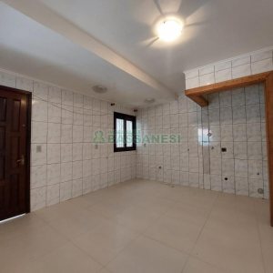 Sobrado com 102m², 3 dormitórios, 2 vagas, no bairro Interlagos em Caxias do Sul para Alugar ou Comprar