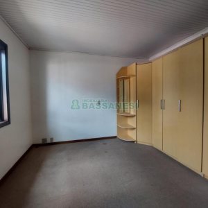 Sobrado com 102m², 3 dormitórios, 2 vagas, no bairro Interlagos em Caxias do Sul para Alugar ou Comprar