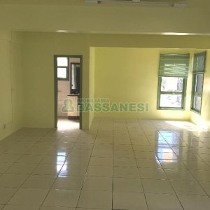 Sala com 54m², no bairro Centro em Caxias do Sul para Alugar