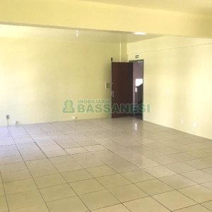 Sala com 54m², no bairro Centro em Caxias do Sul para Alugar