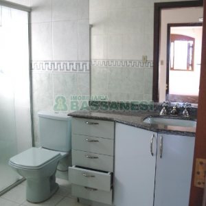 Casa com 113m², 3 dormitórios, 2 vagas, no bairro Exposição em Caxias do Sul para Alugar