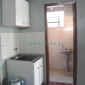 Casa com 113m², 3 dormitórios, 2 vagas, no bairro Exposição em Caxias do Sul para Alugar