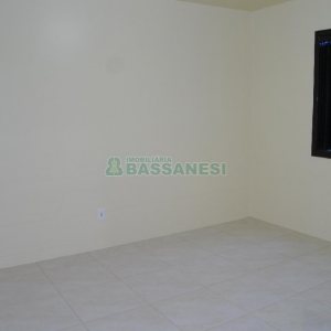 Casa com 70m², 3 dormitórios, 2 vagas, no bairro Galópolis em Caxias do Sul para Alugar